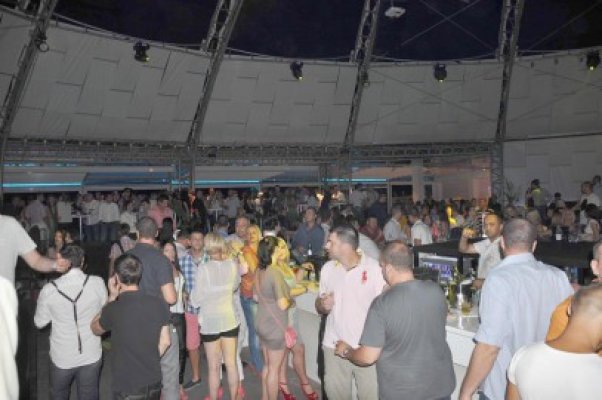 Cluburile şi discotecile gălăgioase din Costineşti şi Eforie, călcate de poliţişti